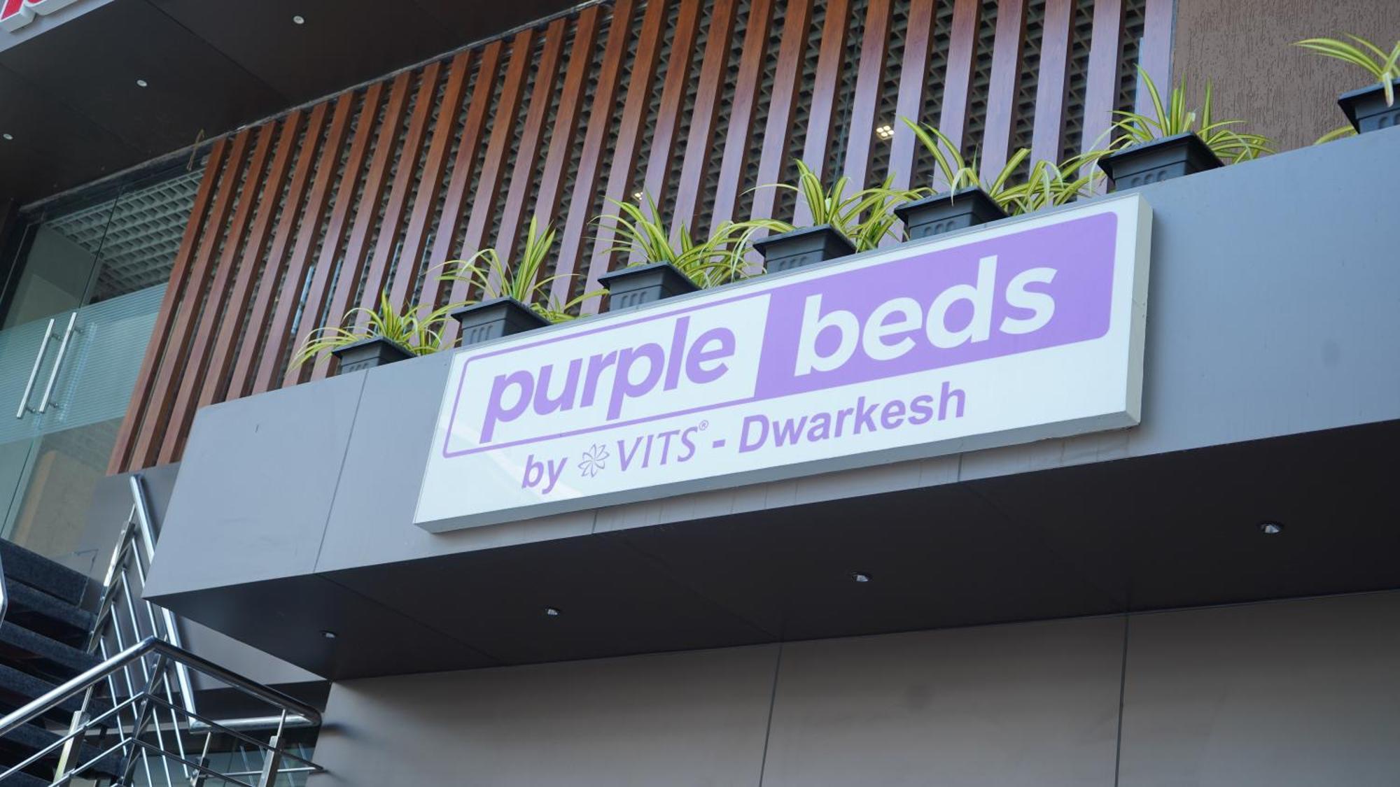 Готель Purple Beds By Vits Dwarkesh, Surat Salabatpura Екстер'єр фото